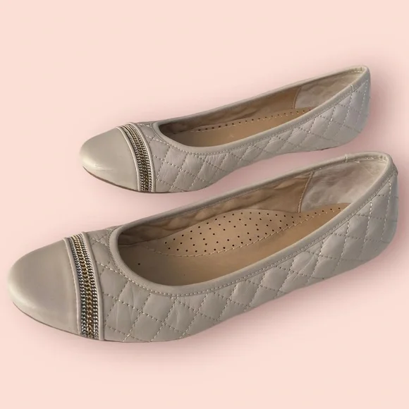 VANELi Flats - Picture 3 of 8